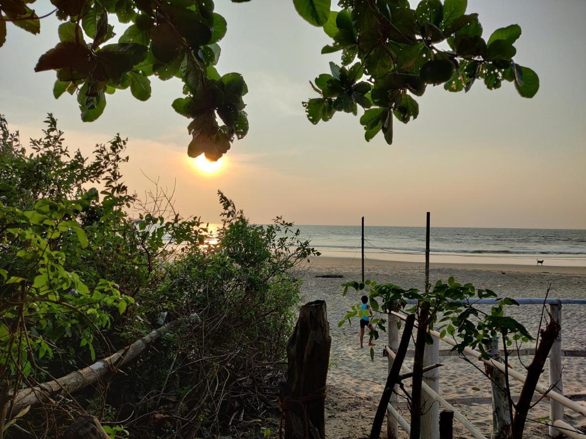 Surya Beach Cafe And Stay Gokarna  Exterior foto